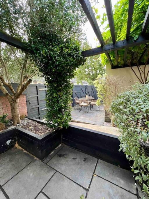 Private Garden Oasis In Central Bristol Eksteriør bilde